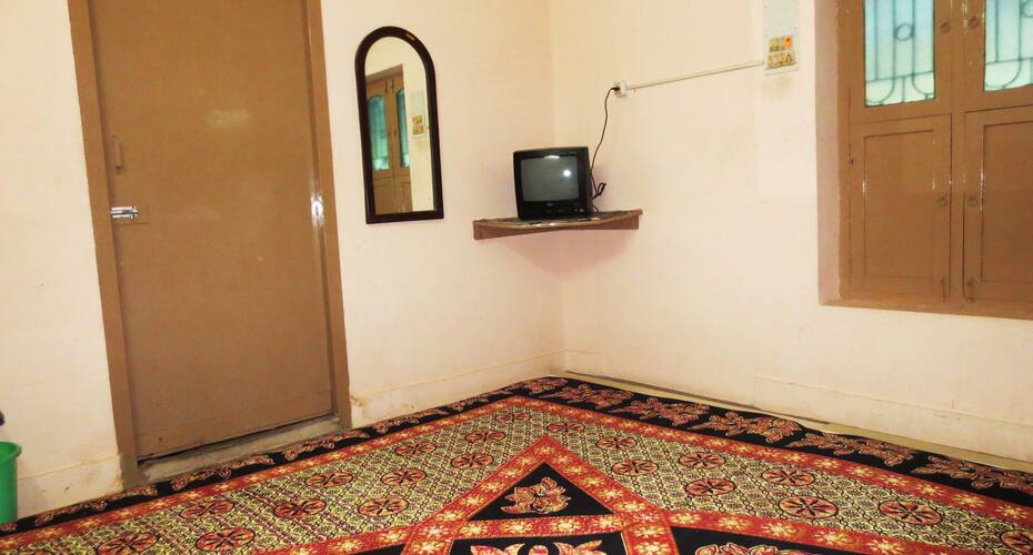 S.m Lodge, Tiruvannamalai 2